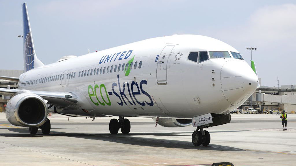 Flight For The Planet United Airlines Ecologically Friendly Flight