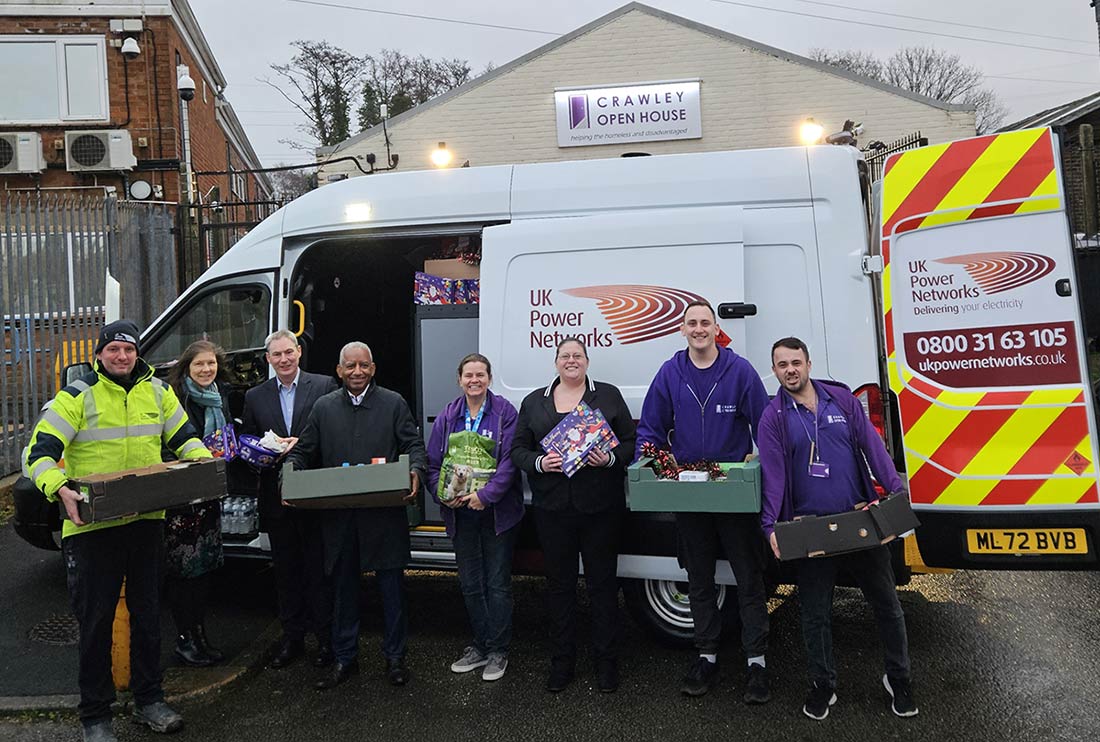 Electricity workers Christmas collection for Sussex homeless