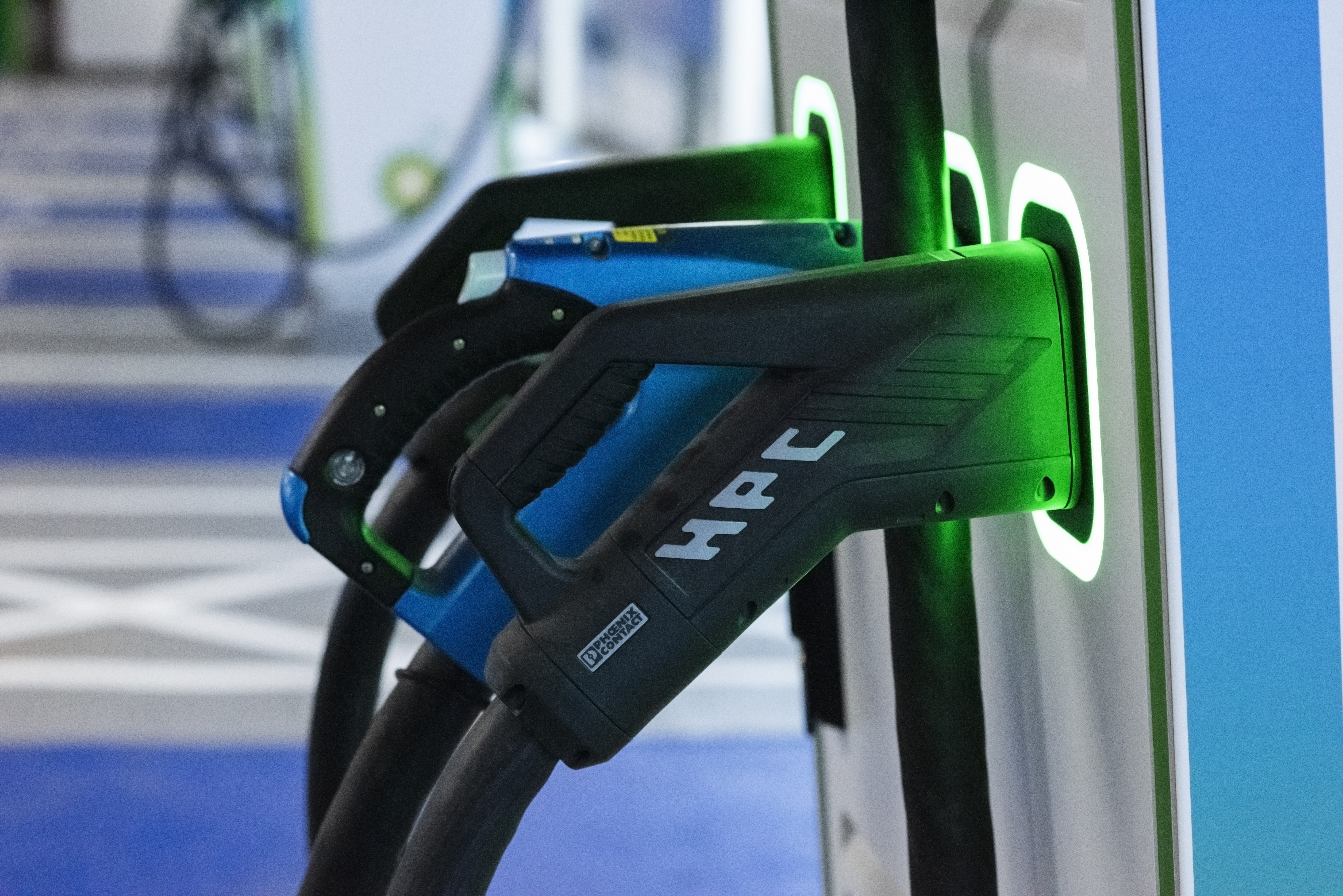 Ultra-fast EV chargers launched at bp pulse hub in Pimlico